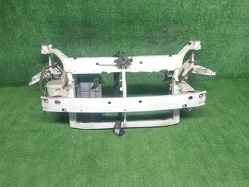 РАМКА РАДИАТОРА НА TOYOTA IST NCP61 1NZ-FE