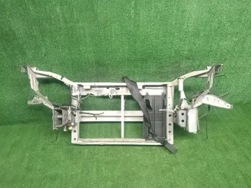 РАМКА РАДИАТОРА НА TOYOTA IST NCP61 1NZ-FE