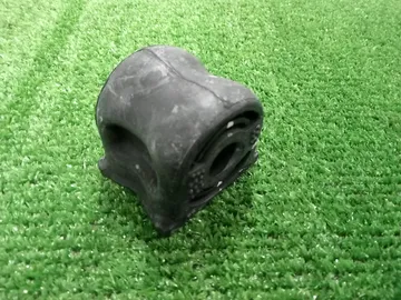 ВТУЛКА СТАБИЛИЗАТОРА НА HONDA JADE FR4