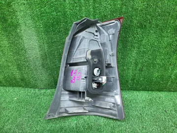 СТОП СИГНАЛ НА TOYOTA WISH ZNE10G