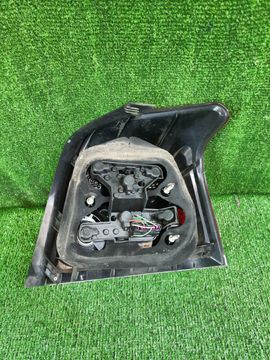 СТОП СИГНАЛ НА TOYOTA AVENSIS AZT251