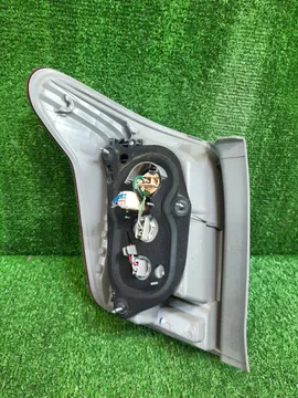 СТОП СИГНАЛ НА TOYOTA COROLLA FIELDER NZE141G
