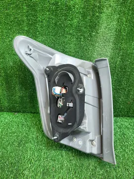 СТОП СИГНАЛ НА TOYOTA COROLLA FIELDER NZE141G