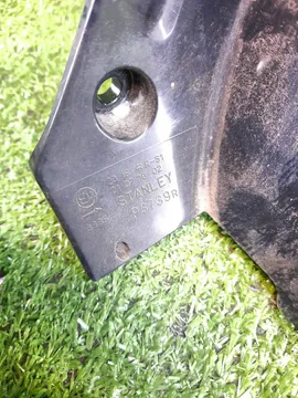 СТОП СИГНАЛ НА MITSUBISHI LANCER CEDIA CS5A