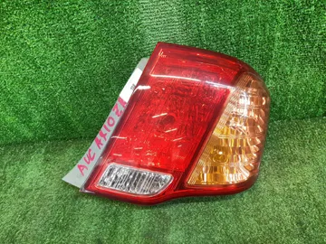 СТОП СИГНАЛ НА TOYOTA COROLLA  AXIO NZE141