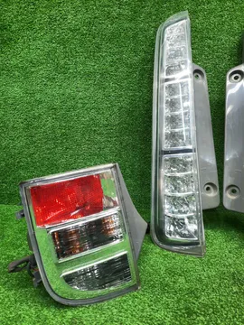 СТОП СИГНАЛ НА TOYOTA ISIS ZGM10G