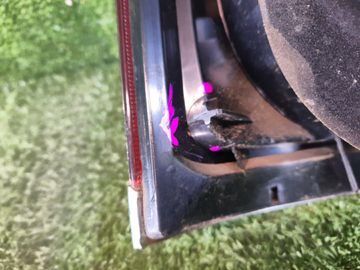 СТОП СИГНАЛ НА TOYOTA AVENSIS AZT251