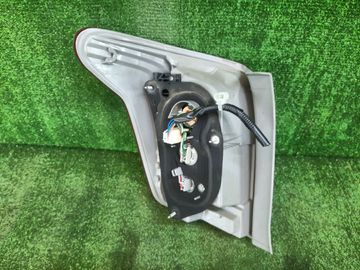 СТОП СИГНАЛ НА TOYOTA COROLLA FIELDER NZE141G