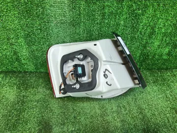 СТОП СИГНАЛ НА VOLKSWAGEN JETTA 1K5