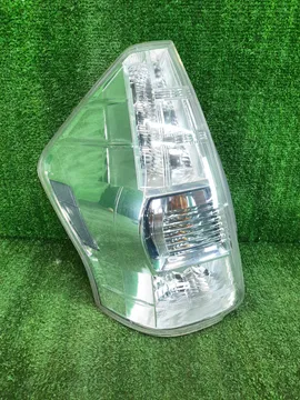 СТОП СИГНАЛ НА TOYOTA PRIUS ALPHA ZVW41W