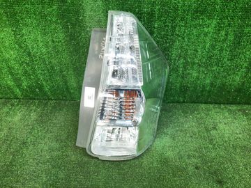 СТОП СИГНАЛ НА TOYOTA PRIUS ALPHA ZVW41W