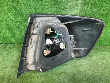 СТОП СИГНАЛ НА TOYOTA PREMIO NZT240