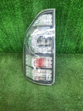 СТОП СИГНАЛ НА TOYOTA VOXY ZRR70G