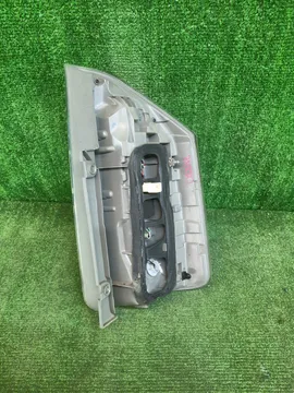 СТОП СИГНАЛ НА TOYOTA VOXY ZRR70G