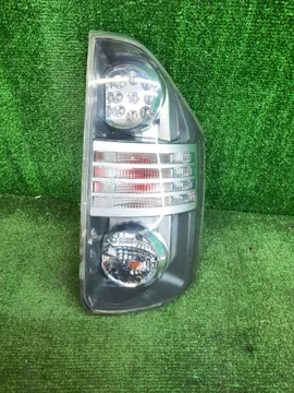 СТОП СИГНАЛ НА TOYOTA VOXY ZRR70G