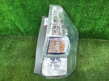 СТОП СИГНАЛ НА TOYOTA PRIUS ALPHA ZVW41W