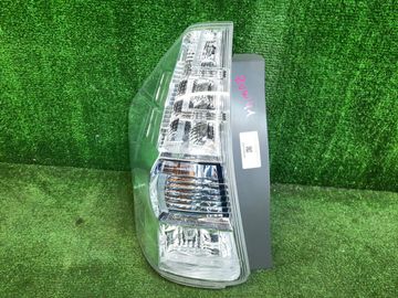 СТОП СИГНАЛ НА TOYOTA PRIUS ALPHA ZVW41W