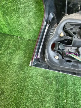 СТОП СИГНАЛ НА TOYOTA AVENSIS AZT250