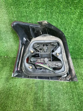 СТОП СИГНАЛ НА TOYOTA AVENSIS AZT250