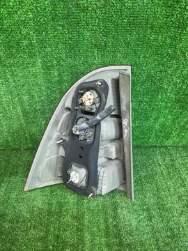СТОП СИГНАЛ НА TOYOTA COROLLA FIELDER NZE121G