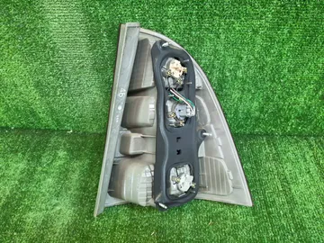 СТОП СИГНАЛ НА TOYOTA COROLLA FIELDER NZE121G