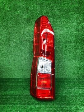 СТОП СИГНАЛ НА TOYOTA HIACE GDH300