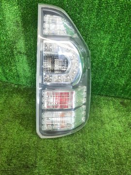 СТОП СИГНАЛ НА TOYOTA VOXY ZRR70