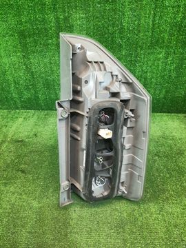 СТОП СИГНАЛ НА TOYOTA VOXY ZRR70