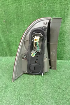 СТОП СИГНАЛ НА TOYOTA COROLLA FIELDER NZE121G