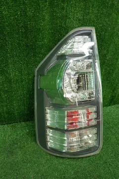 СТОП СИГНАЛ НА TOYOTA VOXY ZRR70G