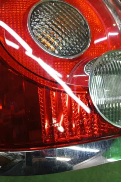 СТОП СИГНАЛ НА TOYOTA AVENSIS AZT251