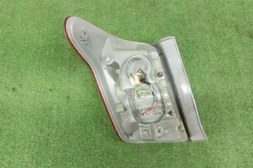 СТОП СИГНАЛ НА TOYOTA COROLLA FIELDER NZE141G