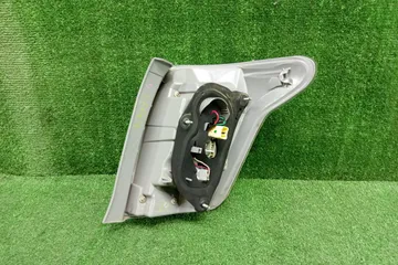 СТОП СИГНАЛ НА TOYOTA COROLLA FIELDER NZE141G