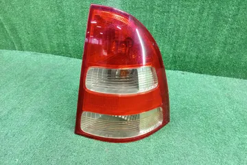 СТОП СИГНАЛ НА TOYOTA COROLLA FIELDER NZE121G