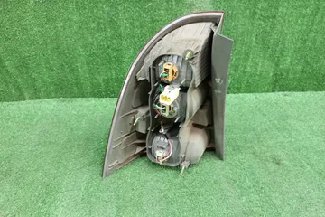 СТОП СИГНАЛ НА TOYOTA COROLLA FIELDER NZE121G