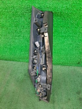 СТОП СИГНАЛ НА TOYOTA VOXY ZWR80G