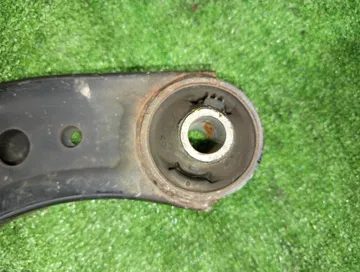 РЫЧАГ НА TOYOTA PASSO KGC30 1KR-FE