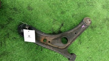 РЫЧАГ НА TOYOTA IST NCP60 2NZ-FE