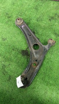РЫЧАГ НА TOYOTA IST NCP60 2NZ-FE