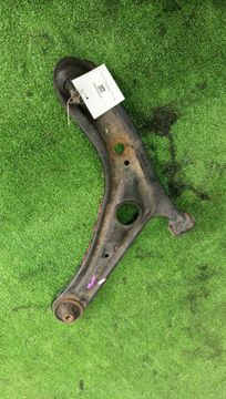 РЫЧАГ НА TOYOTA IST NCP60 2NZ-FE