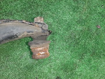 РЫЧАГ НА SUBARU LEGACY BE5 EJ206