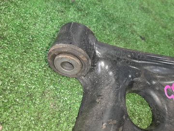 РЫЧАГ НА HONDA FIT GR1 L13B