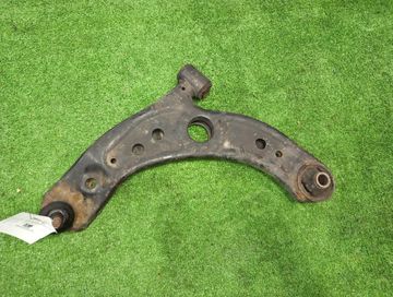 РЫЧАГ НА TOYOTA ROOMY M900A 1KR-FE