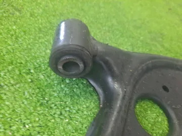 РЫЧАГ НА TOYOTA VITZ NHP130 1NZ-FXE
