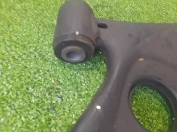 РЫЧАГ НА TOYOTA PASSO KGC30 1KR-FE