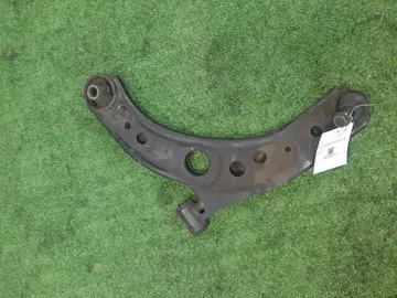 РЫЧАГ НА TOYOTA PASSO KGC30 1KR-FE
