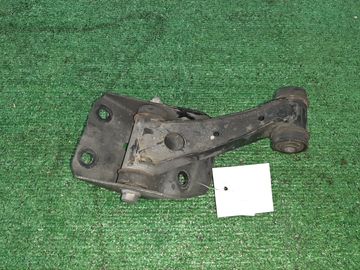 РЫЧАГ НА NISSAN BLUEBIRD HU14 SR20DE