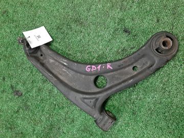 РЫЧАГ НА HONDA FIT GD1 L13A