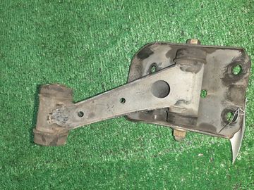 РЫЧАГ НА NISSAN BLUEBIRD HU14 SR20DE