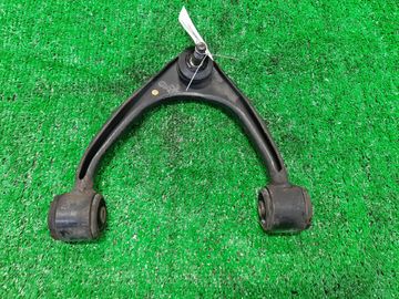 РЫЧАГ НА TOYOTA MARK II GX100 1G-FE